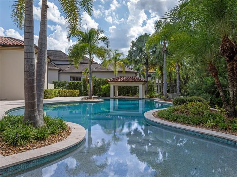 Recently Sold: $10,000,000 (5 beds, 6 baths, 9713 Square Feet)