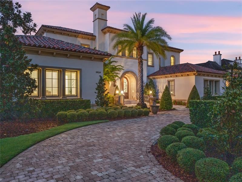 Recently Sold: $10,000,000 (5 beds, 6 baths, 9713 Square Feet)