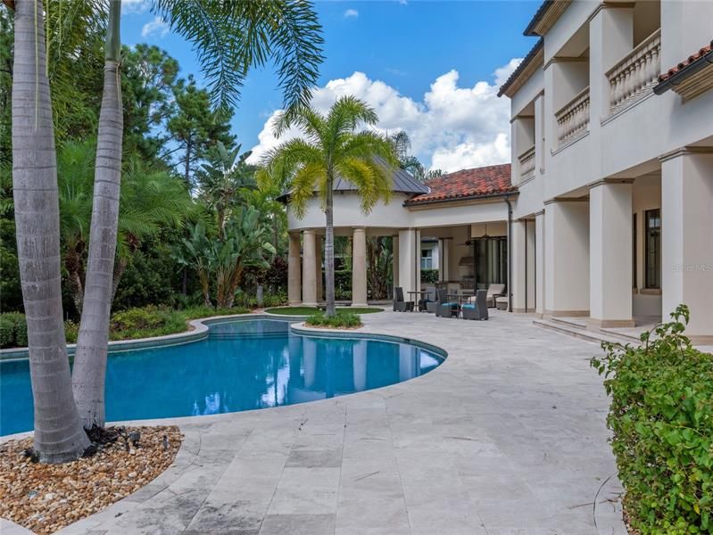 Recently Sold: $10,000,000 (5 beds, 6 baths, 9713 Square Feet)