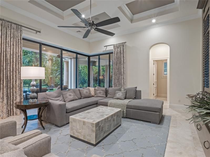 Recently Sold: $10,000,000 (5 beds, 6 baths, 9713 Square Feet)