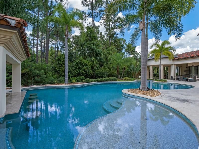 Recently Sold: $10,000,000 (5 beds, 6 baths, 9713 Square Feet)