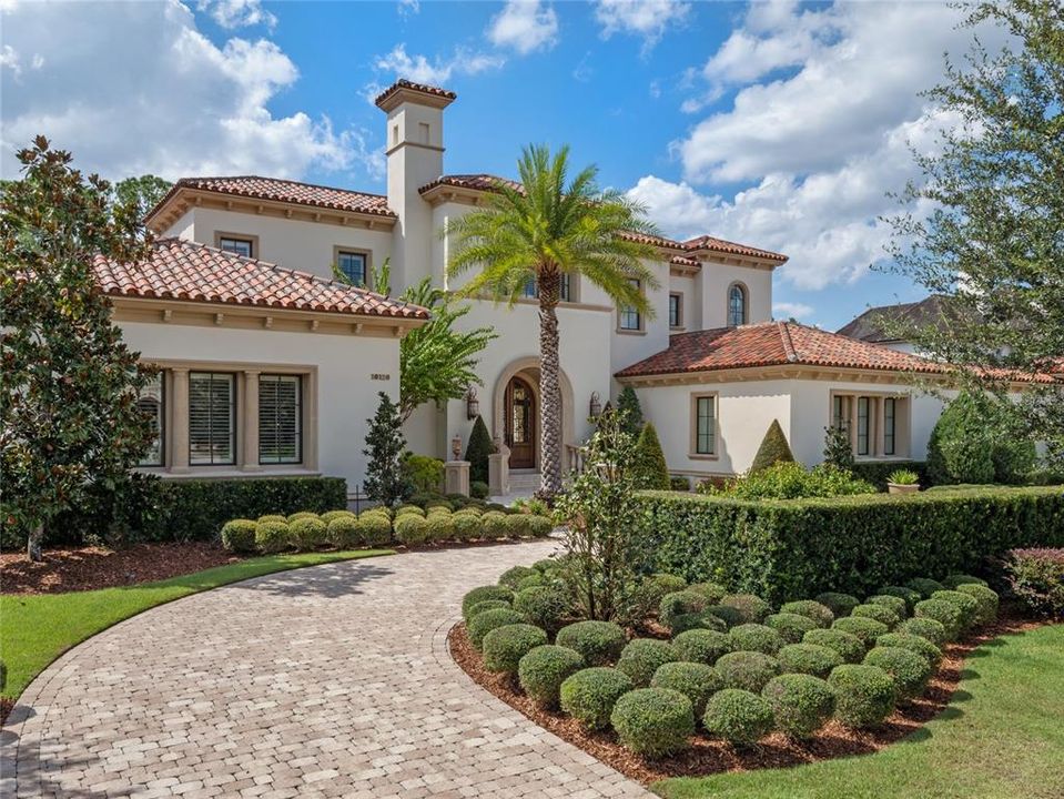 Recently Sold: $10,000,000 (5 beds, 6 baths, 9713 Square Feet)