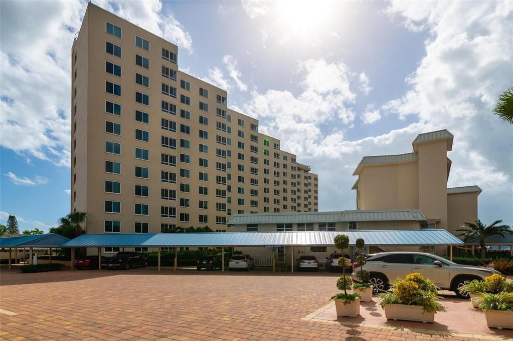 Recently Sold: $1,350,000 (2 beds, 2 baths, 1334 Square Feet)