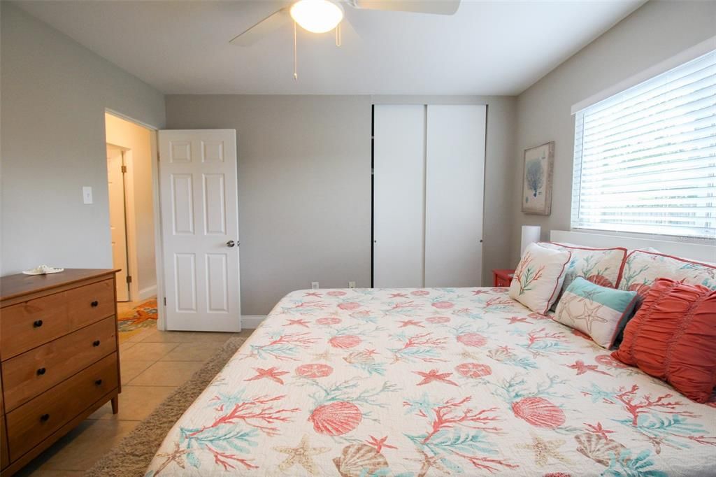 出租: $4,562 (3 贝兹, 2 浴室, 1151 平方英尺)