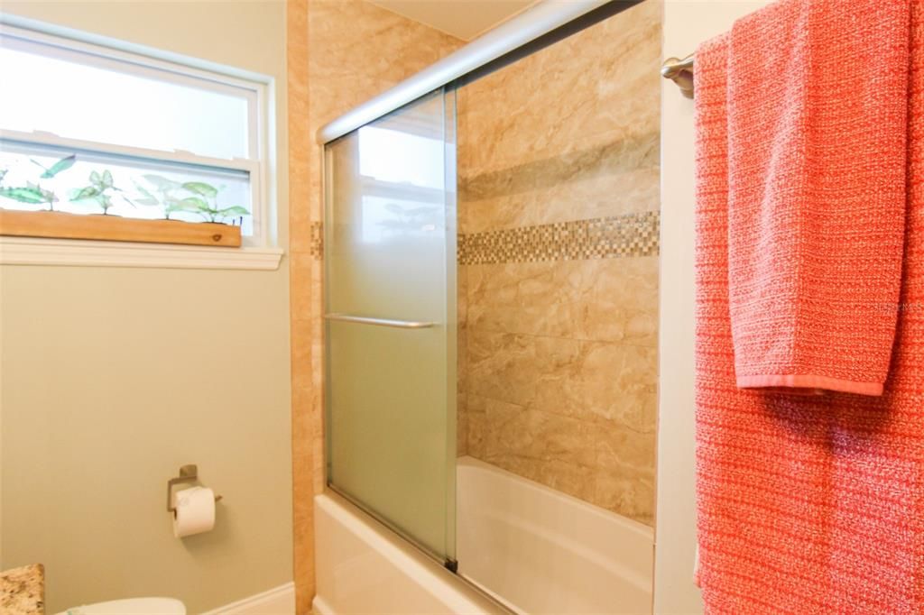 出租: $4,562 (3 贝兹, 2 浴室, 1151 平方英尺)