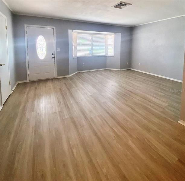 Recently Rented: $1,850 (2 beds, 2 baths, 1372 Square Feet)