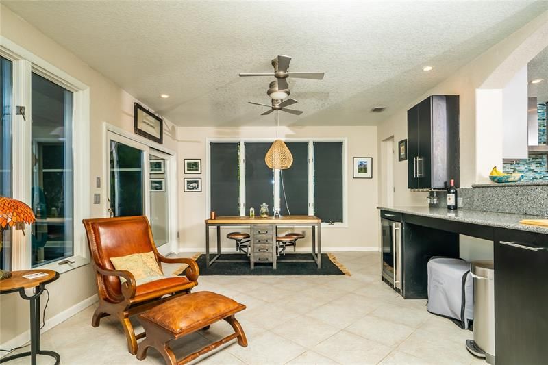 Recently Sold: $869,000 (3 beds, 2 baths, 2556 Square Feet)