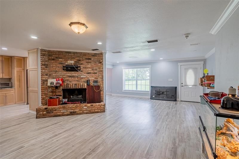 Recently Sold: $1,500,000 (3 beds, 2 baths, 1638 Square Feet)