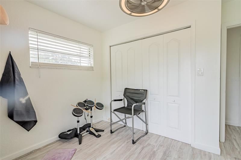 Recently Sold: $1,500,000 (3 beds, 2 baths, 1638 Square Feet)