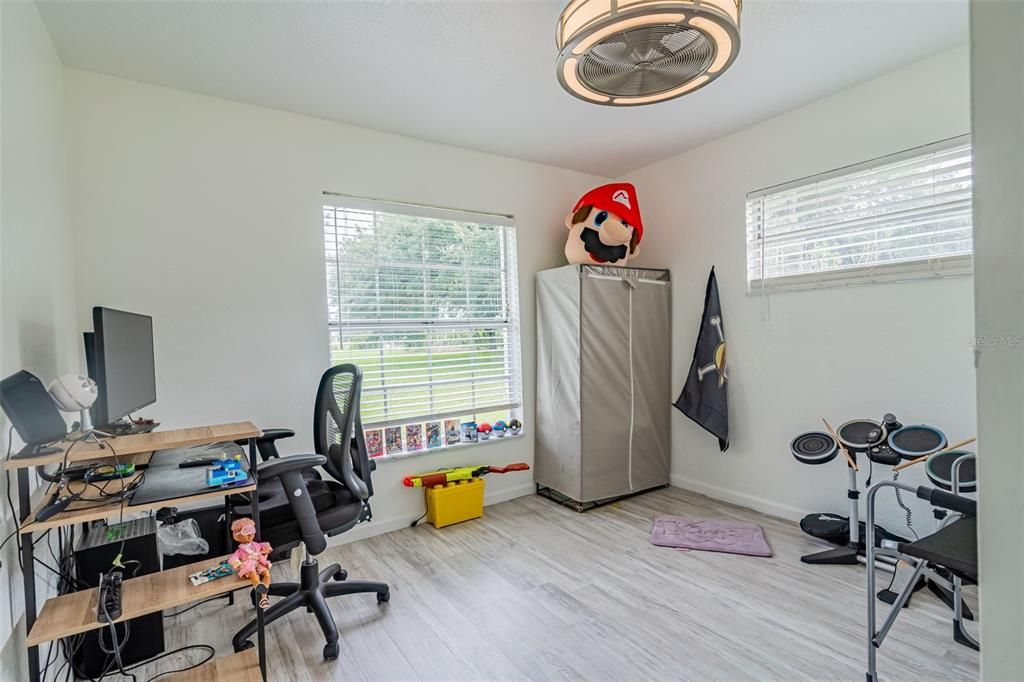 Recently Sold: $1,500,000 (3 beds, 2 baths, 1638 Square Feet)