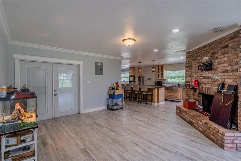 Recently Sold: $1,500,000 (3 beds, 2 baths, 1638 Square Feet)