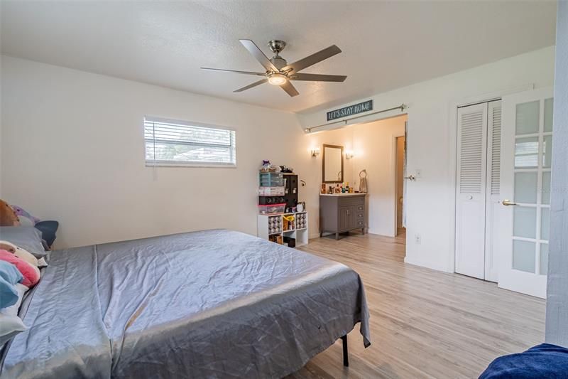 Recently Sold: $1,500,000 (3 beds, 2 baths, 1638 Square Feet)