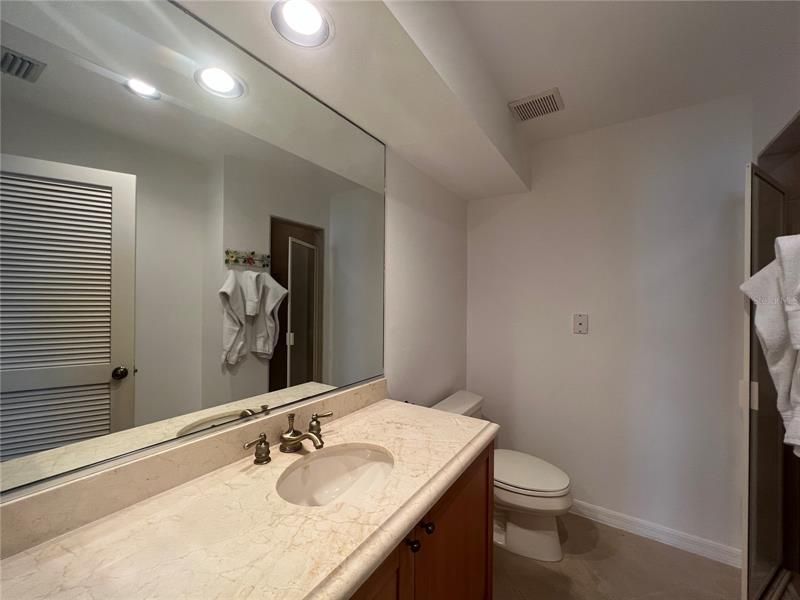 最近租的: $3,750 (3 贝兹, 3 浴室, 1439 平方英尺)