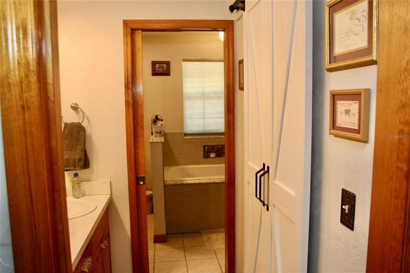 最近售出: $425,000 (3 贝兹, 2 浴室, 1755 平方英尺)