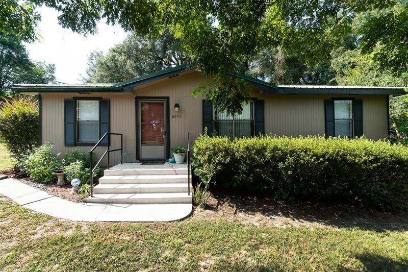 Recently Sold: $189,000 (3 beds, 2 baths, 1008 Square Feet)