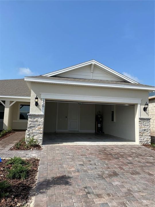 Recently Sold: $355,000 (2 beds, 2 baths, 1579 Square Feet)