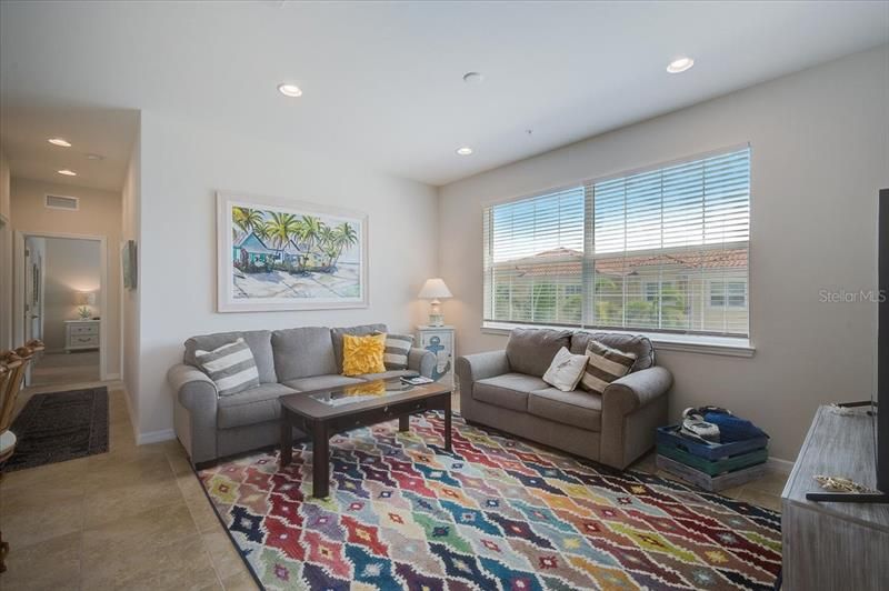 Recently Sold: $389,000 (2 beds, 2 baths, 1244 Square Feet)