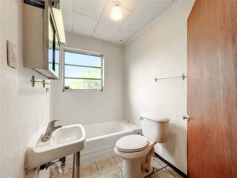 最近售出: $275,000 (4 贝兹, 2 浴室, 1512 平方英尺)