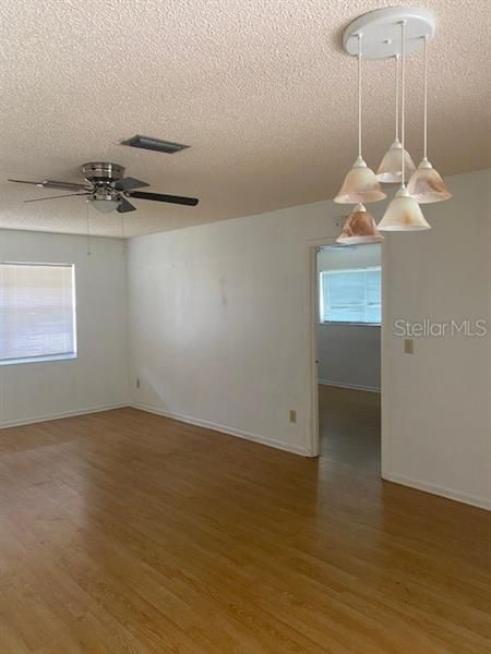 Recently Rented: $1,400 (2 beds, 2 baths, 1036 Square Feet)