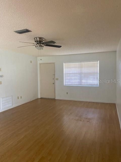 Recently Rented: $1,400 (2 beds, 2 baths, 1036 Square Feet)