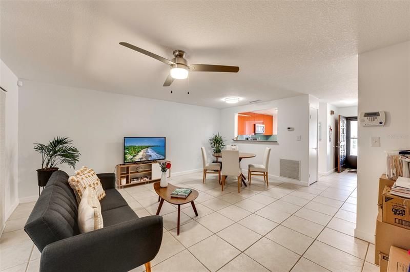 Recently Sold: $375,000 (2 beds, 2 baths, 1320 Square Feet)