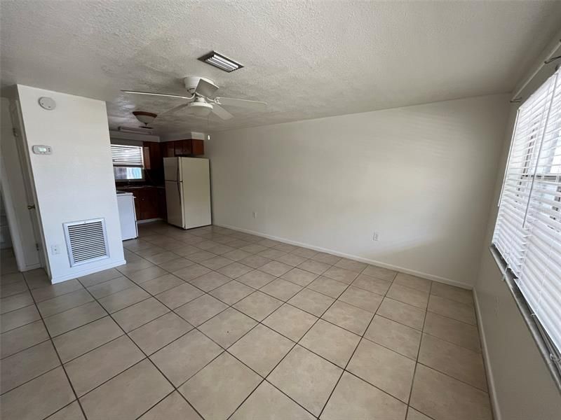 Recently Rented: $800 (2 beds, 1 baths, 800 Square Feet)