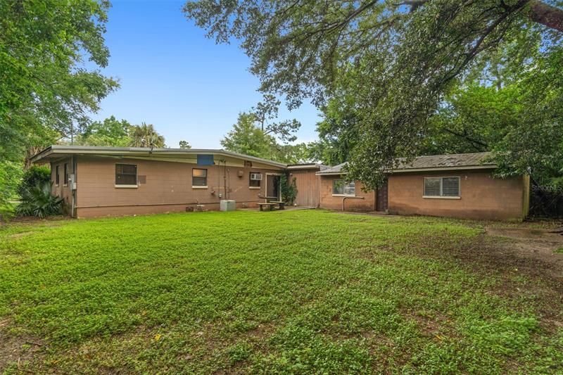 Recently Sold: $110,000 (3 beds, 2 baths, 2200 Square Feet)