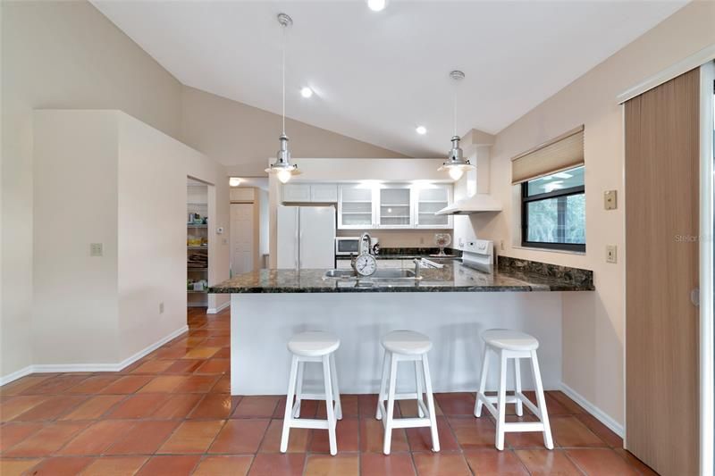 Recently Sold: $580,000 (2 beds, 2 baths, 1309 Square Feet)