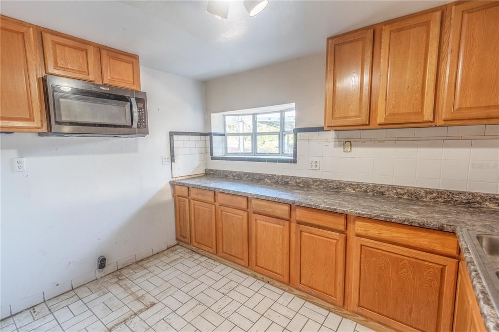 Recently Sold: $99,500 (3 beds, 1 baths, 1213 Square Feet)