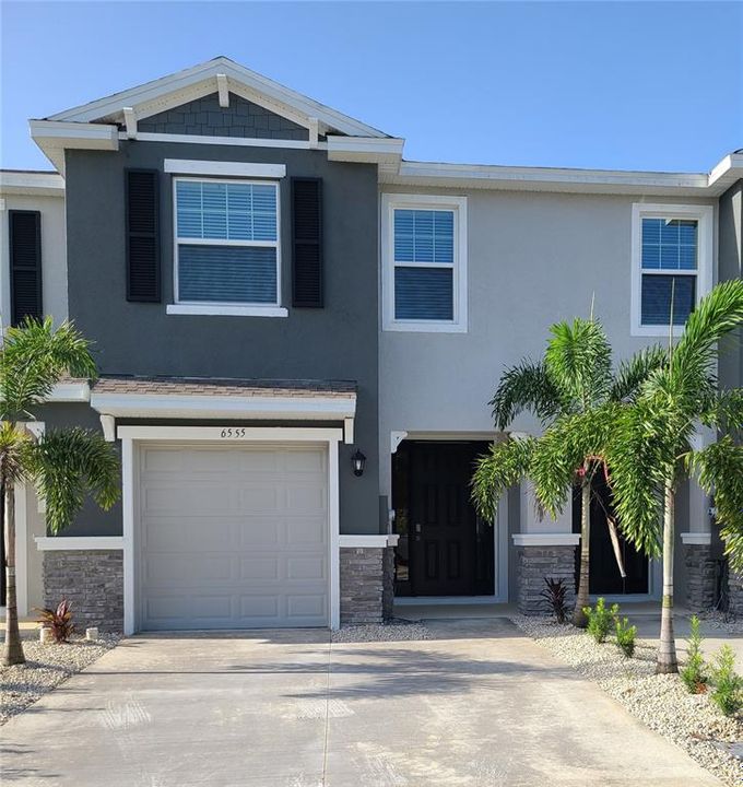 Vendido Recientemente: $369,990 (3 camas, 2 baños, 1673 Pies cuadrados)