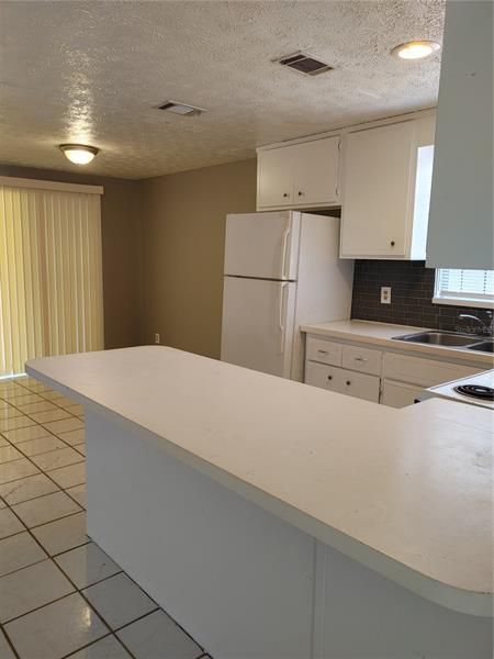 Recently Rented: $1,235 (3 beds, 1 baths, 1144 Square Feet)