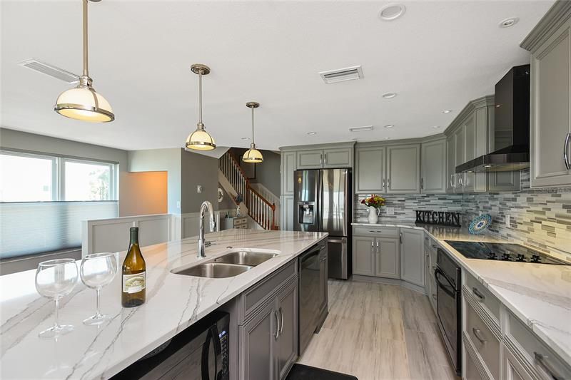 Recently Sold: $2,200,000 (3 beds, 3 baths, 2287 Square Feet)