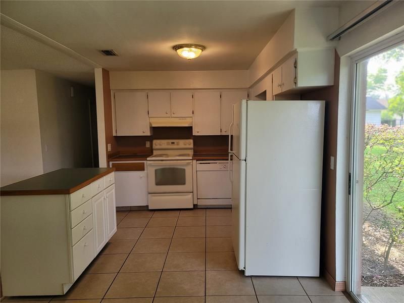 Recently Sold: $196,000 (3 beds, 1 baths, 1132 Square Feet)