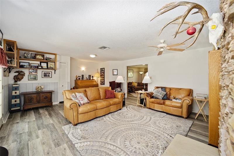 Recently Sold: $569,000 (3 beds, 2 baths, 2555 Square Feet)