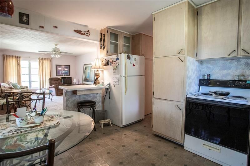 Recently Sold: $165,000 (2 beds, 1 baths, 832 Square Feet)
