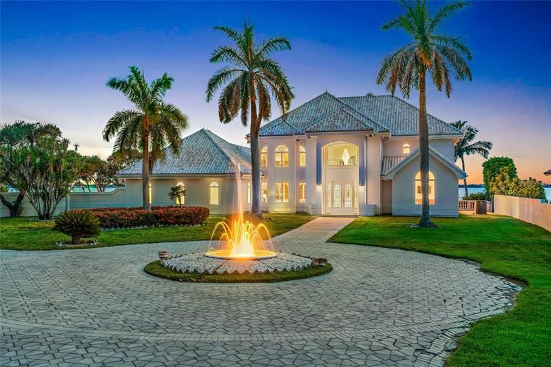Recently Sold: $5,664,000 (4 beds, 5 baths, 5184 Square Feet)