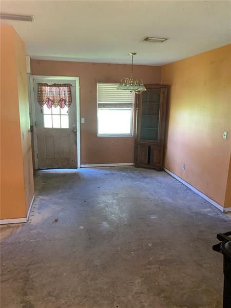 Recently Sold: $99,900 (3 beds, 1 baths, 1104 Square Feet)