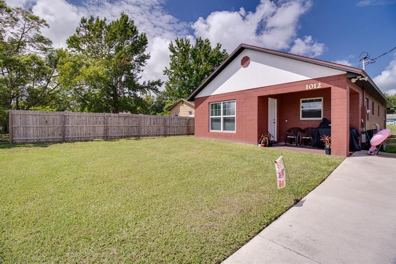 Recently Sold: $300,000 (3 beds, 2 baths, 1130 Square Feet)