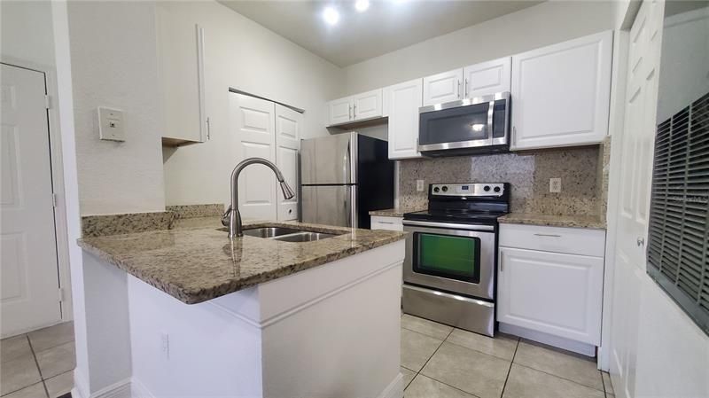 Recently Sold: $165,000 (1 beds, 1 baths, 674 Square Feet)