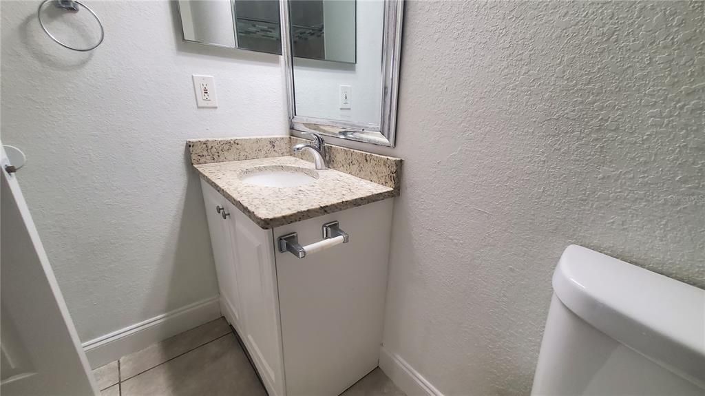 Recently Sold: $165,000 (1 beds, 1 baths, 674 Square Feet)