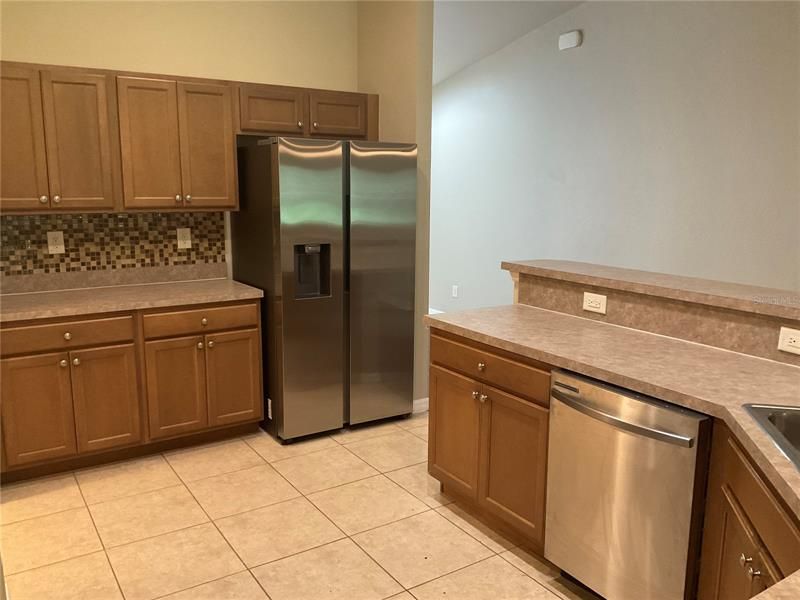 Recently Rented: $2,455 (3 beds, 2 baths, 1893 Square Feet)
