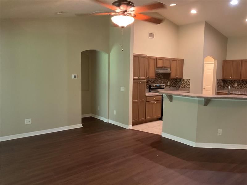 Recently Rented: $2,455 (3 beds, 2 baths, 1893 Square Feet)