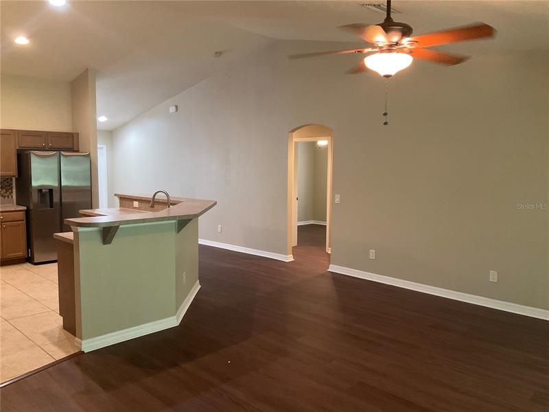 Recently Rented: $2,455 (3 beds, 2 baths, 1893 Square Feet)