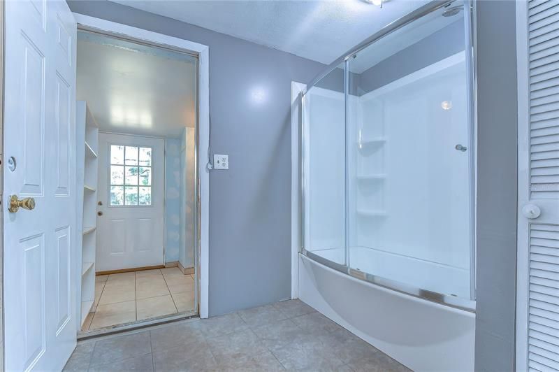 最近售出: $204,900 (2 贝兹, 2 浴室, 1226 平方英尺)