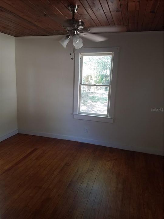 Recently Sold: $130,000 (2 beds, 1 baths, 740 Square Feet)