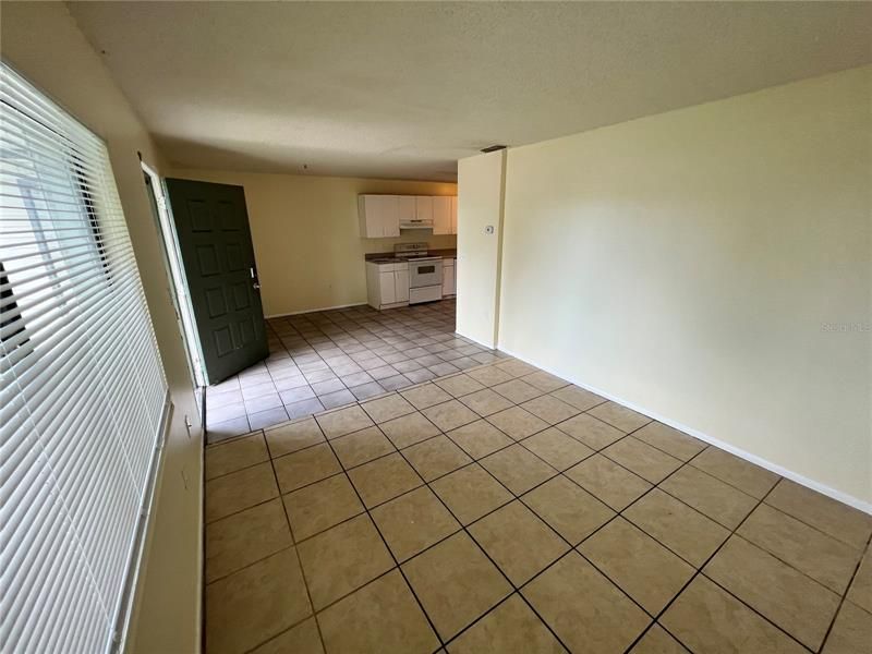 Recently Rented: $1,500 (2 beds, 1 baths, 800 Square Feet)