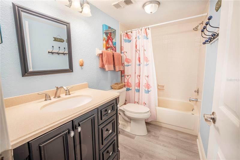 Recently Sold: $749,000 (2 beds, 2 baths, 1275 Square Feet)
