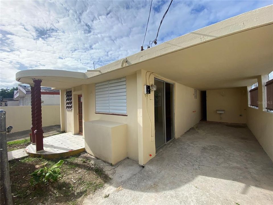 Vendido Recientemente: $73,000 (5 camas, 4 baños, 259 Pies cuadrados)