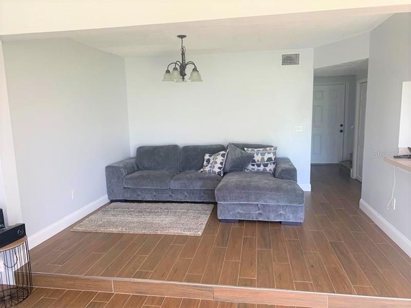 Recently Sold: $280,000 (3 beds, 3 baths, 1448 Square Feet)