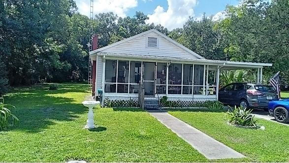 Recently Sold: $94,900 (2 beds, 1 baths, 924 Square Feet)
